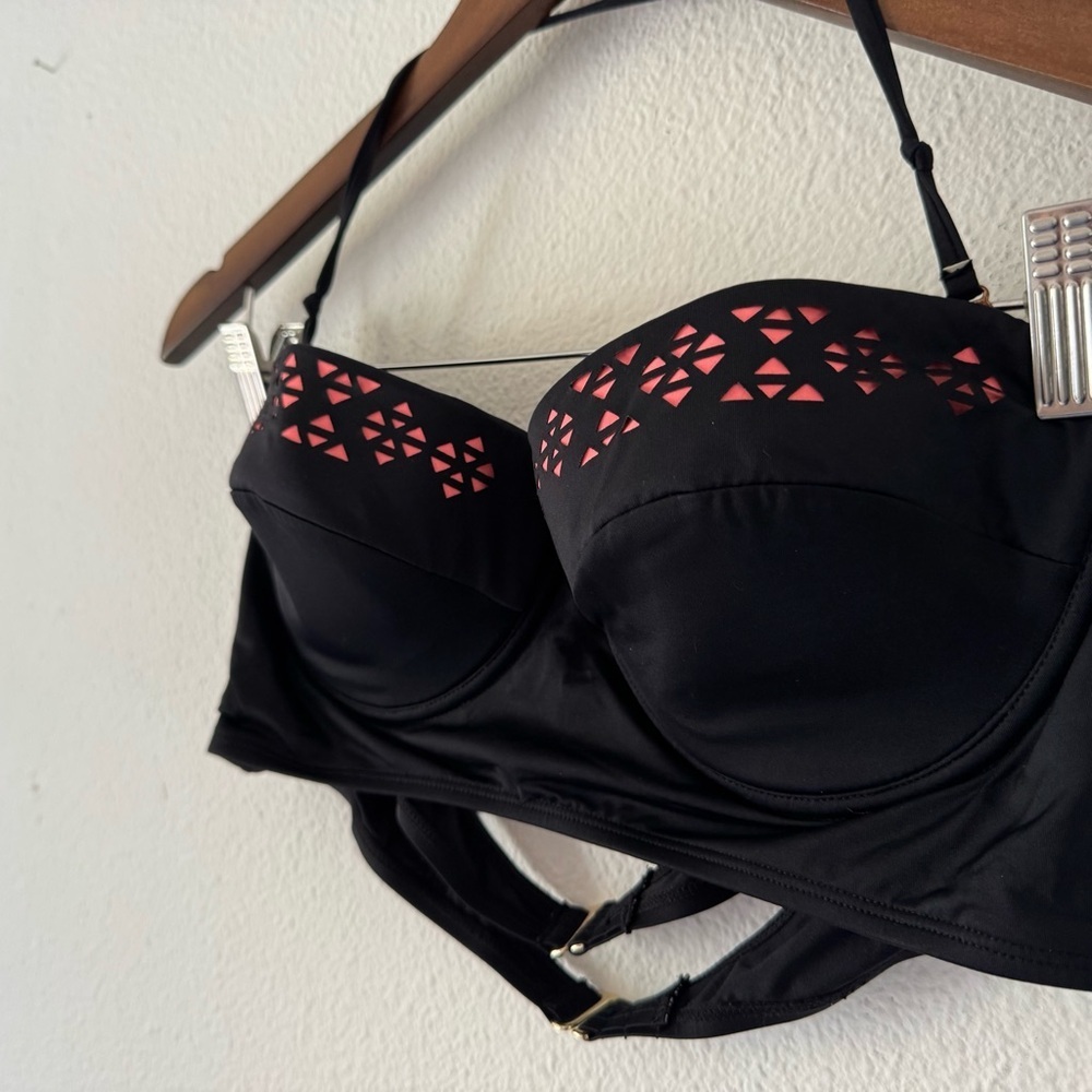 Black Hot Pink Geometric Cut Out Halter Bikini Top Structured Size 12 Juniors - Picture 5 of 16